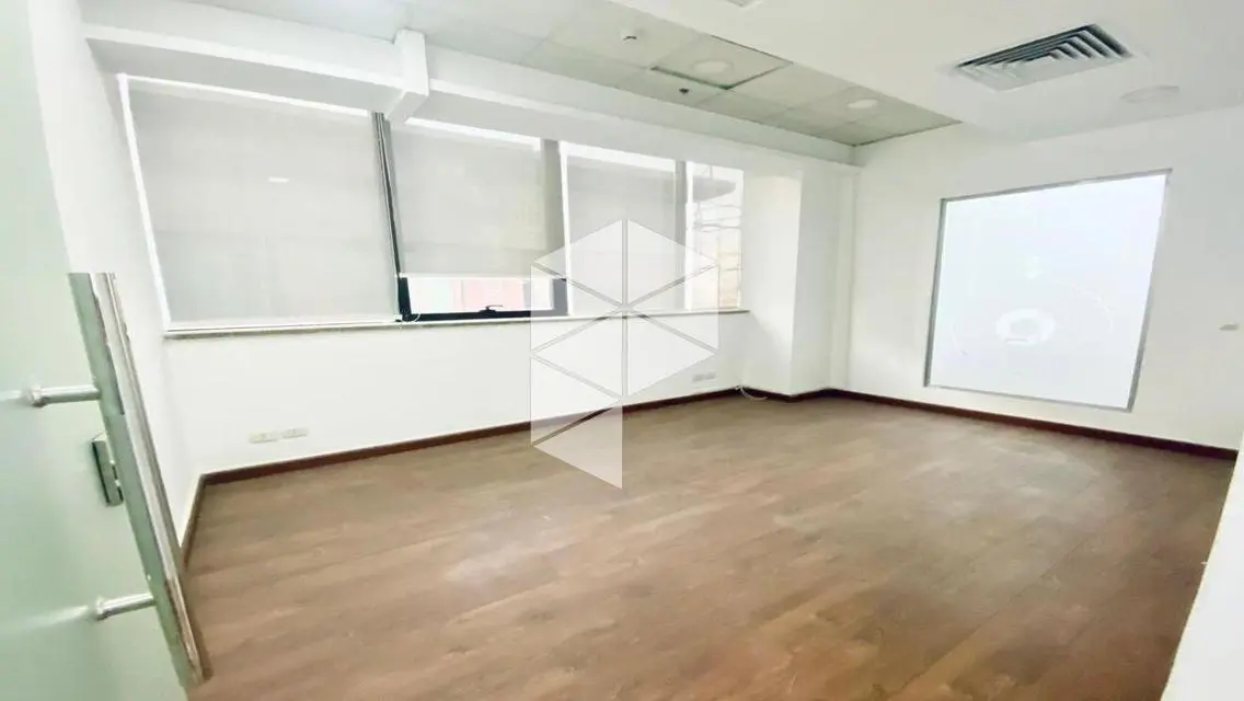 Office for Sale in a Prime Location at an Attractive Price