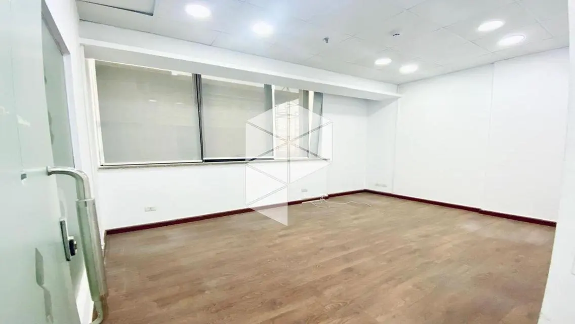 Office for Sale in a Prime Location at an Attractive Price