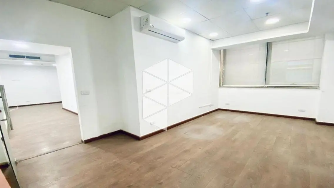 Office for Sale in a Prime Location at an Attractive Price