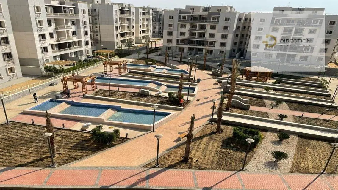 Luxury Apartment by the Lakes with Premium Amenities