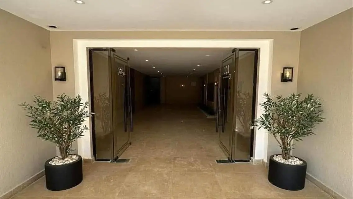 Luxurious Villa in Village West