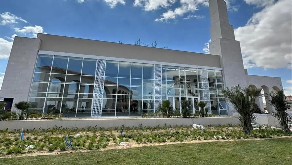 Luxurious Villa in Village West