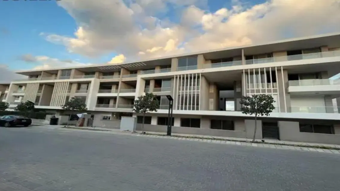 Luxurious Villa for Sale with Private Garden and Pool