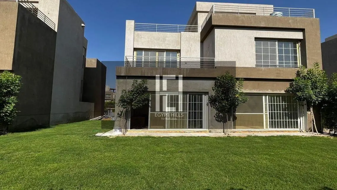 فيلا فاخرة للبيع مع ميزات رائعة