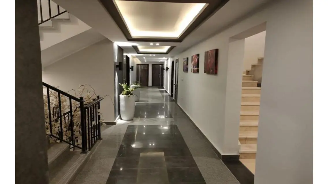Luxurious Apartment in Rock Eden 191