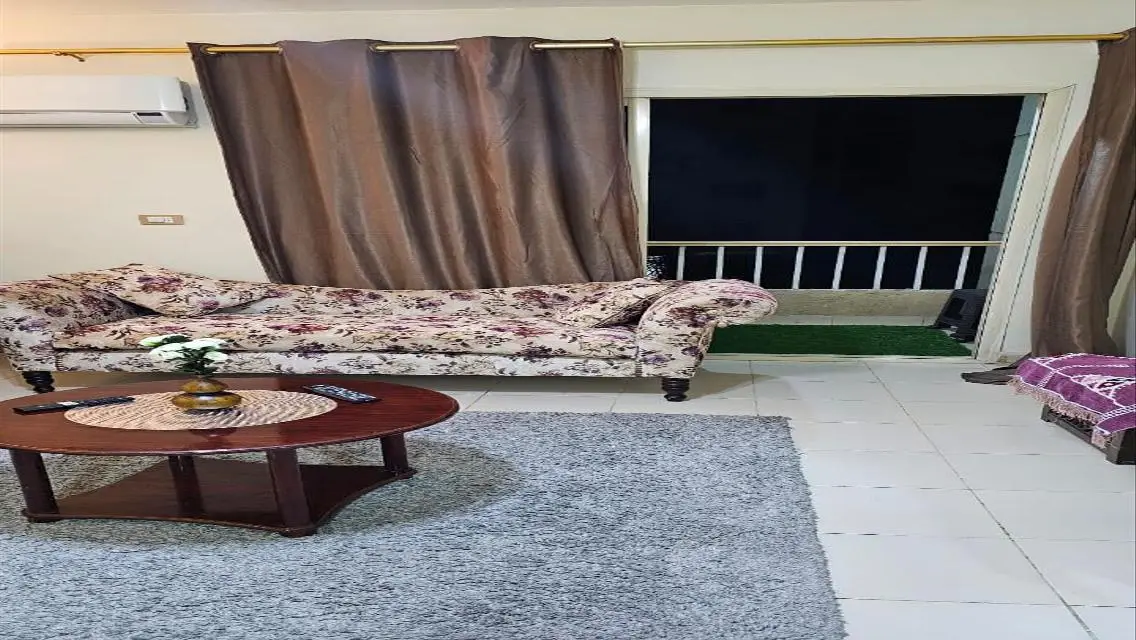شقة فاخرة للإيجار تضم كافة الخدمات