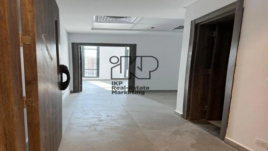 عقار مميز مع كابلات ممدودة