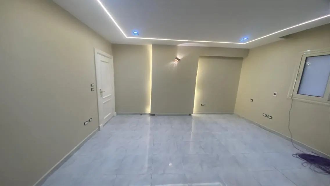 شقة فاخرة للبيع في موقع متميز