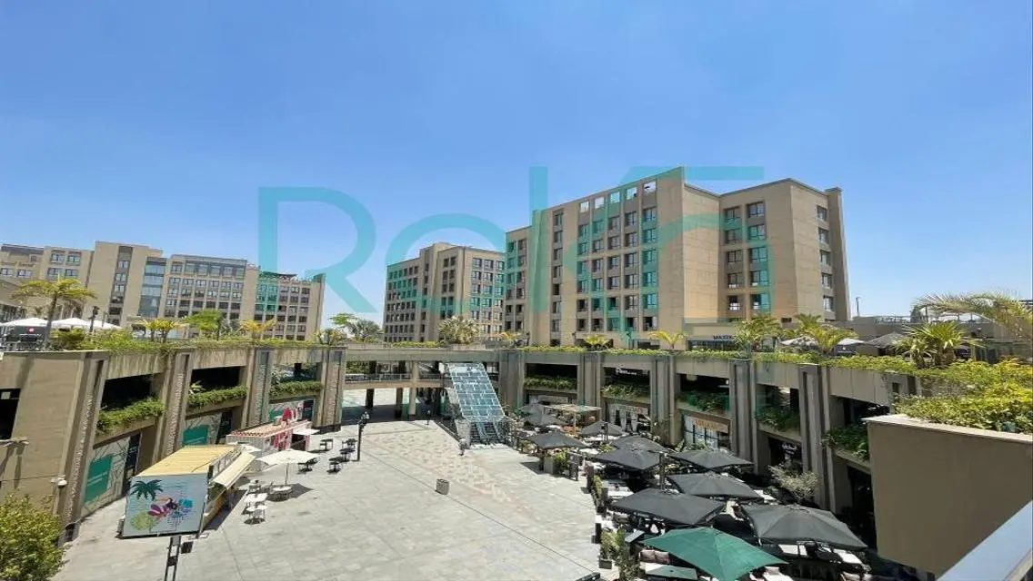 Luxury 4-Room Apartment in a Prime Location