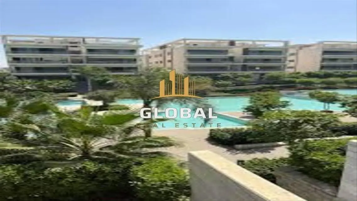 Luxury Apartment Overlooking the Lake at an Attractive Price