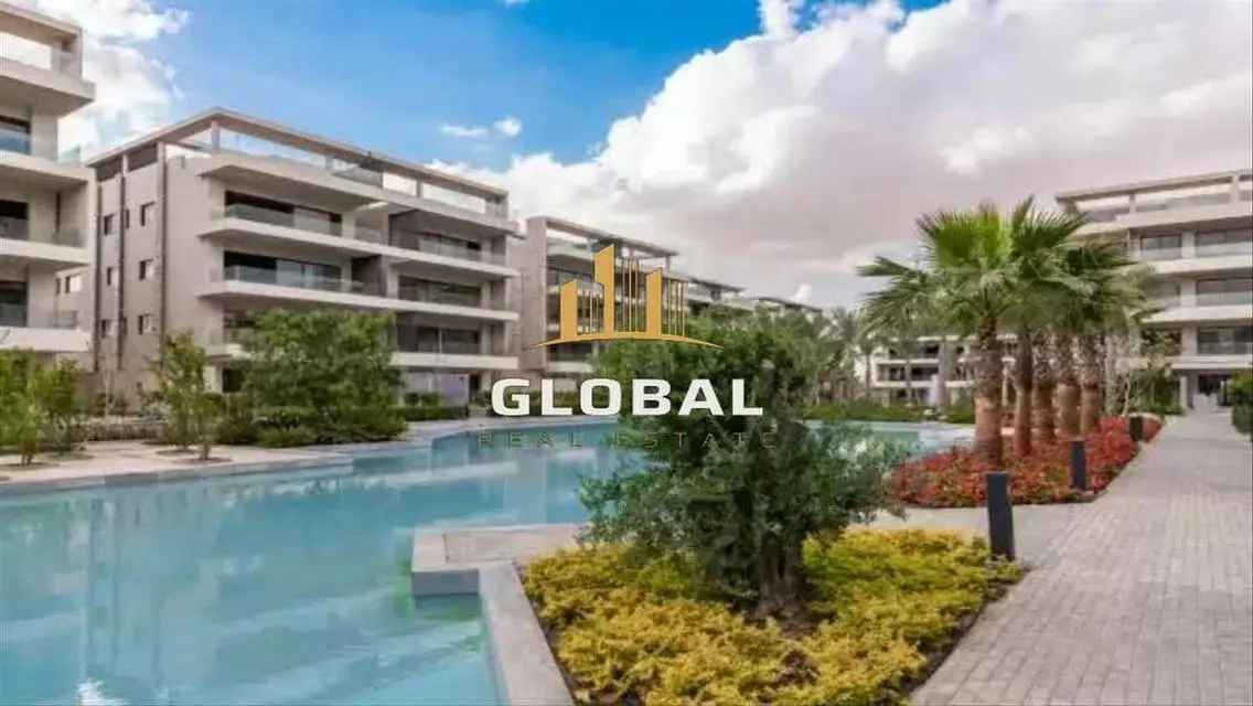 Luxury Apartment Overlooking the Lake at an Attractive Price