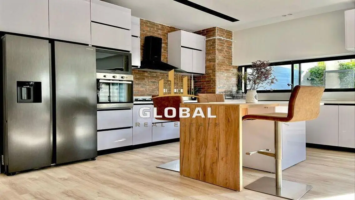 Apartment for Sale in Lake 142 at an Attractive Price