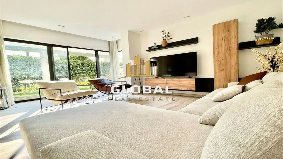 Apartment for Sale in Lake 142 at an Attractive Price