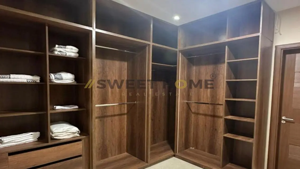 Spacious Apartment for Sale - 2300 sqm in 2010