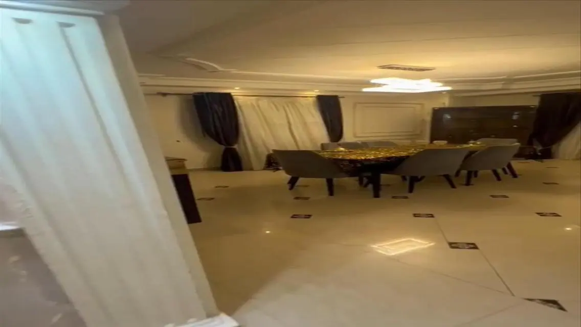 Luxury Apartment with Spacious Layout and Fantastic Amenities in Prime Location