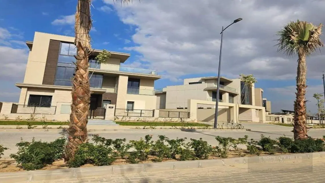Luxury Apartment in Palm Hills Compound 420