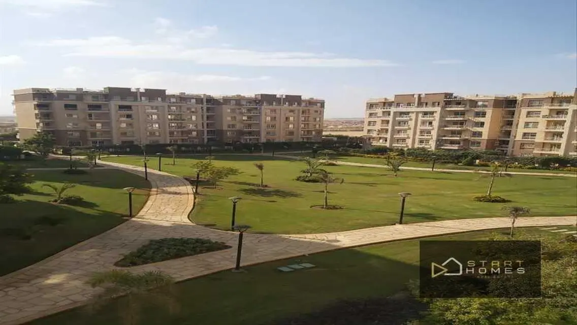 شقة فاخرة بمساحة كبيرة في موقع متميز