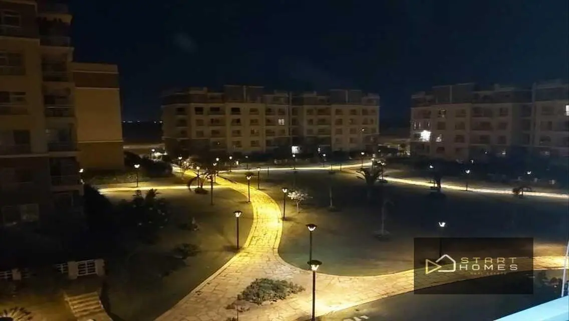 شقة فاخرة بمساحة كبيرة في موقع متميز