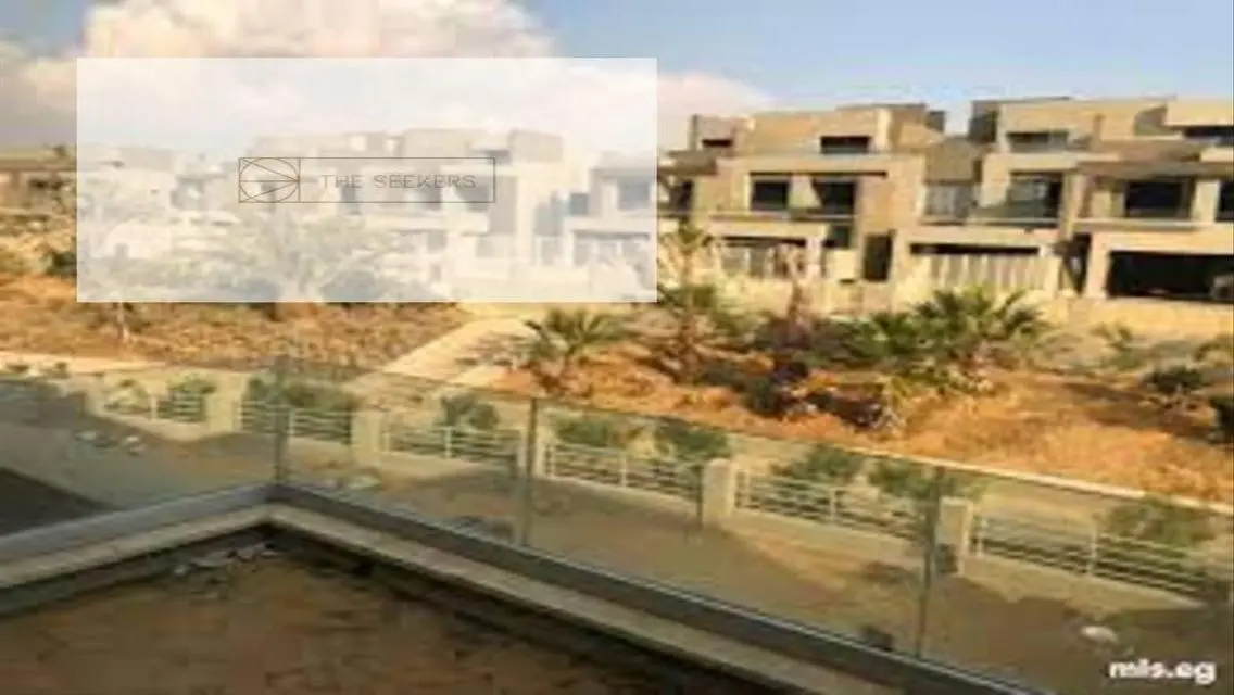 فيلا فاخرة بمساحة واسعة للبيع