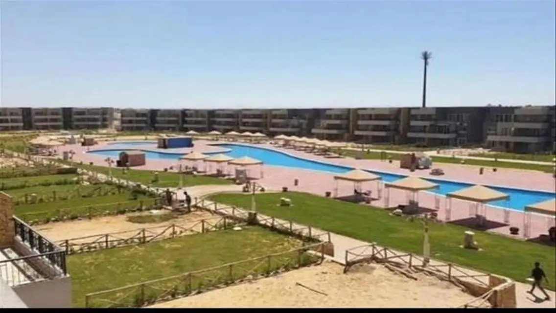 Luxurious Apartment in Major Lakes City