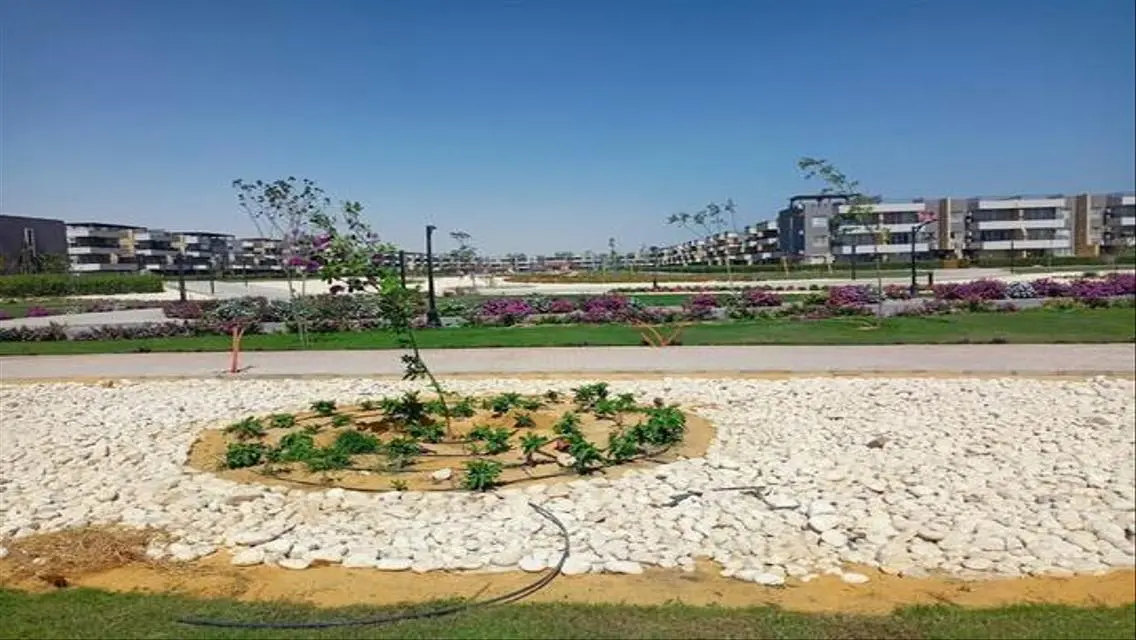 Luxurious Apartment in Major Lakes City