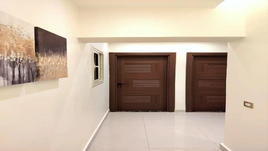 شقة فاخرة للبيع بمساحة مثالية في موقع مميز
