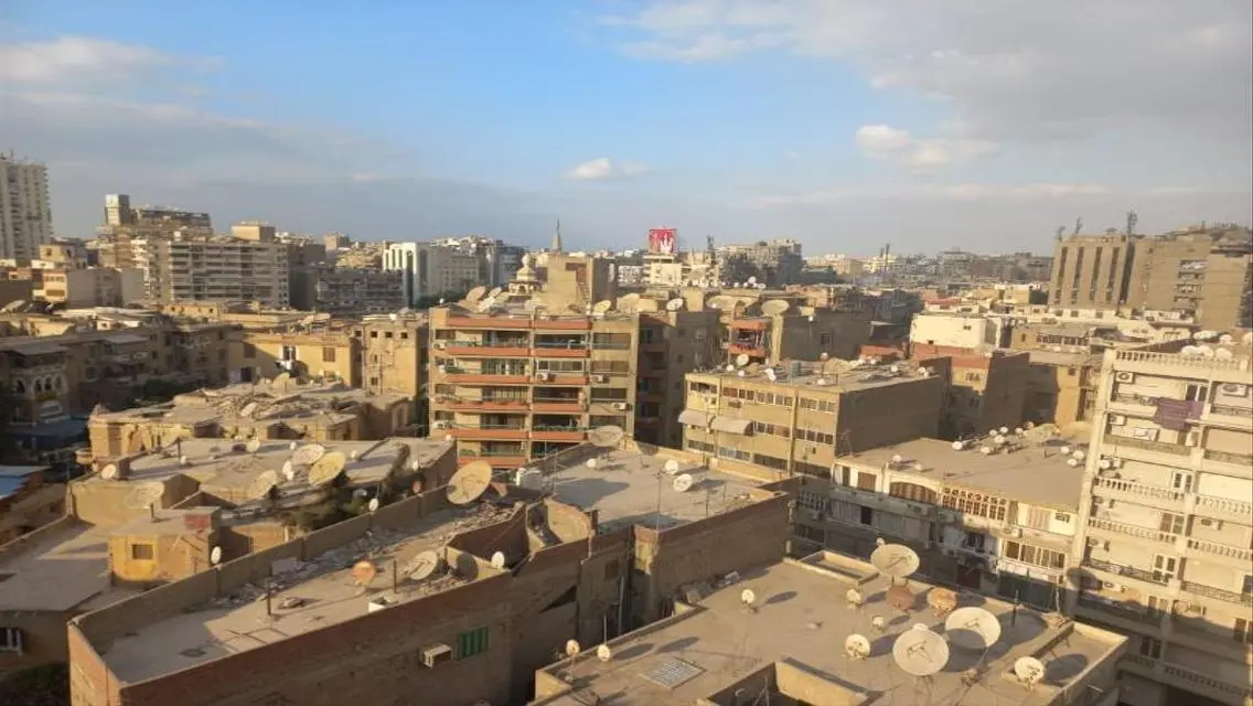 شقة فاخرة للإيجار مع شرفة وحارس أمن