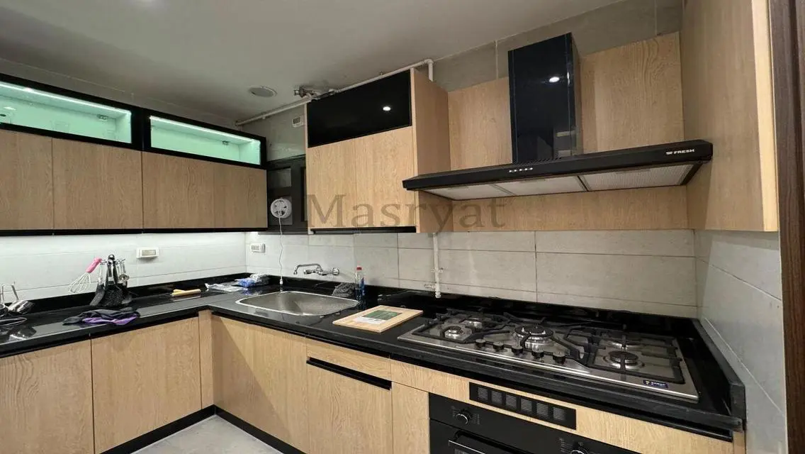 Luxurious 170 sqm Apartment with Balcony and Lake View