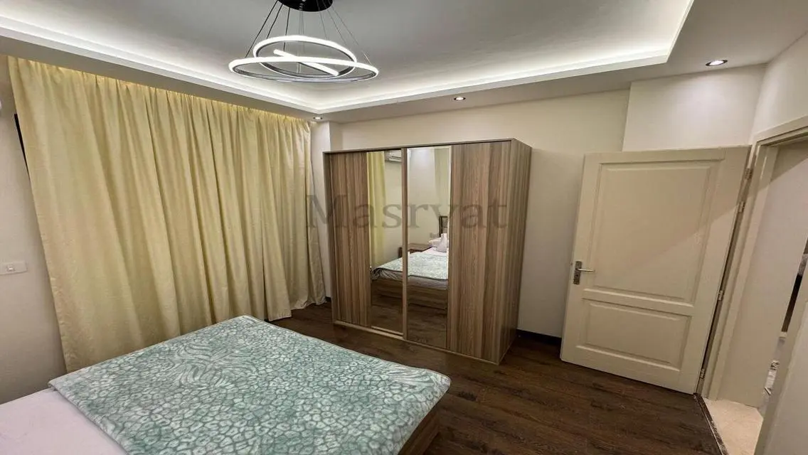 Luxurious 170 sqm Apartment with Balcony and Lake View