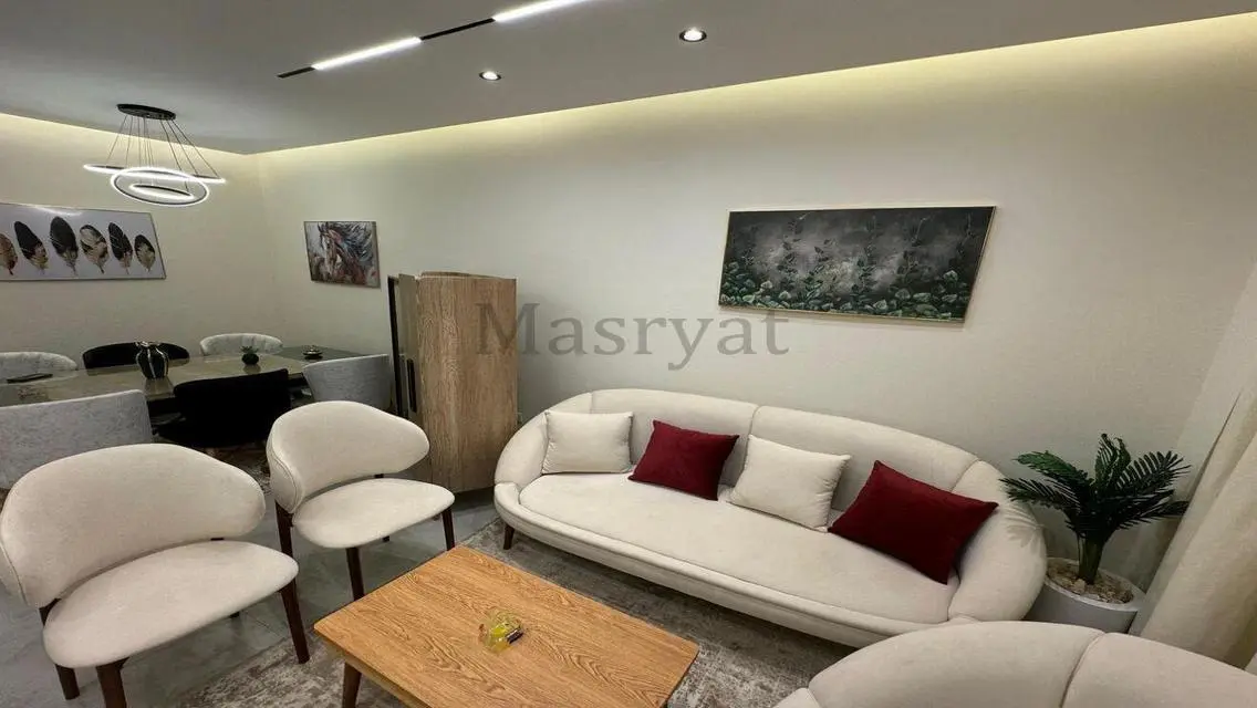Luxurious 170 sqm Apartment with Balcony and Lake View