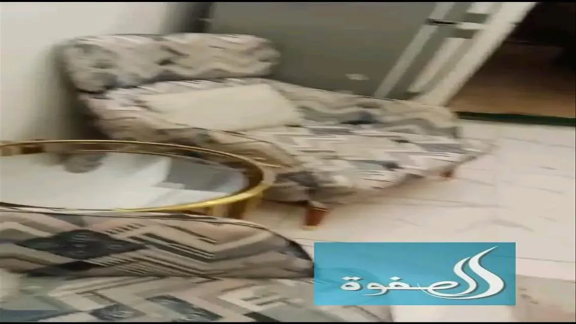 شقة فاخرة للإيجار بـ 17000 جنيهاً مع شرفة