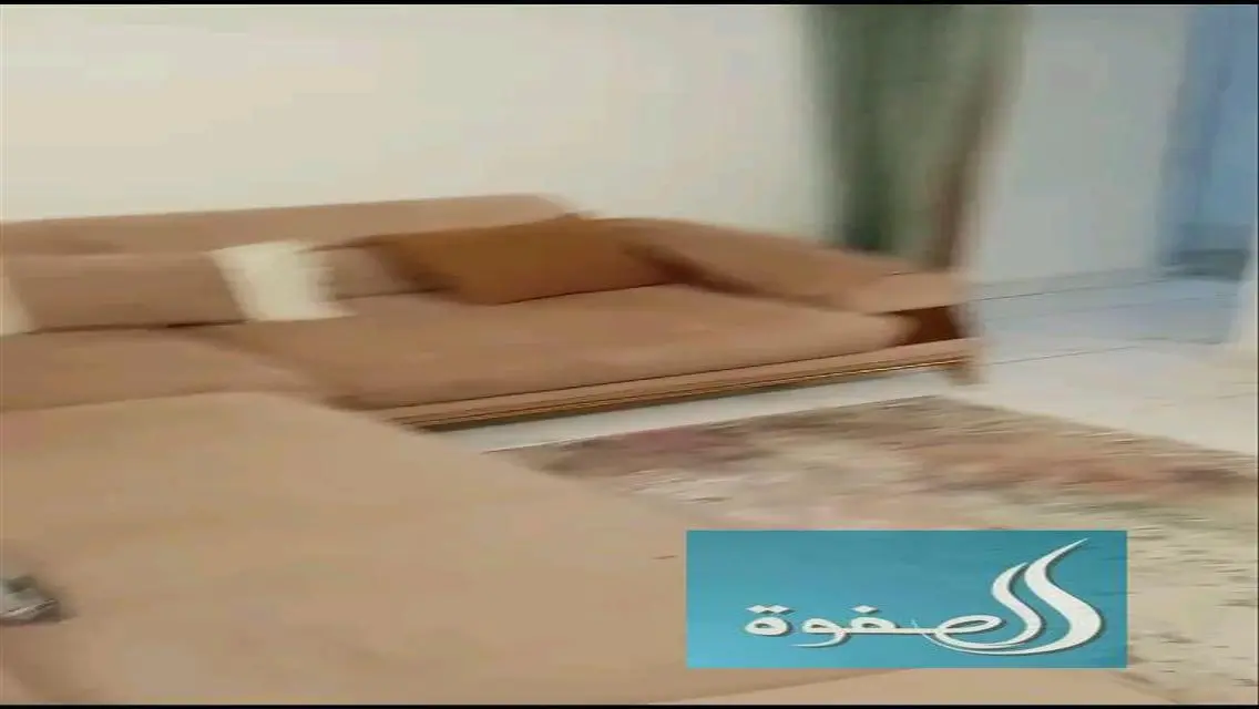 شقة فاخرة للإيجار بـ 17000 جنيهاً مع شرفة