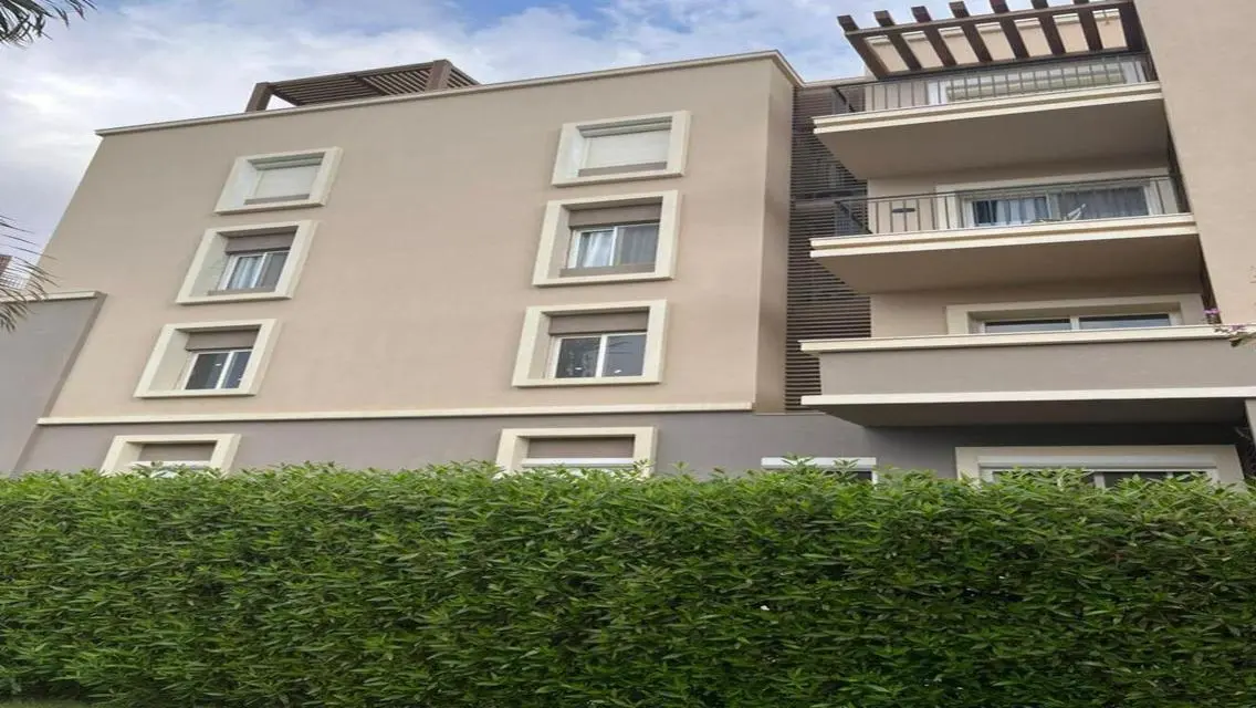 Luxury Villa for Sale with Private Pools and Garden in Prime Location