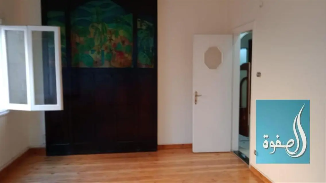 Apartment for Sale: 32 Square Meters in a Prime Location