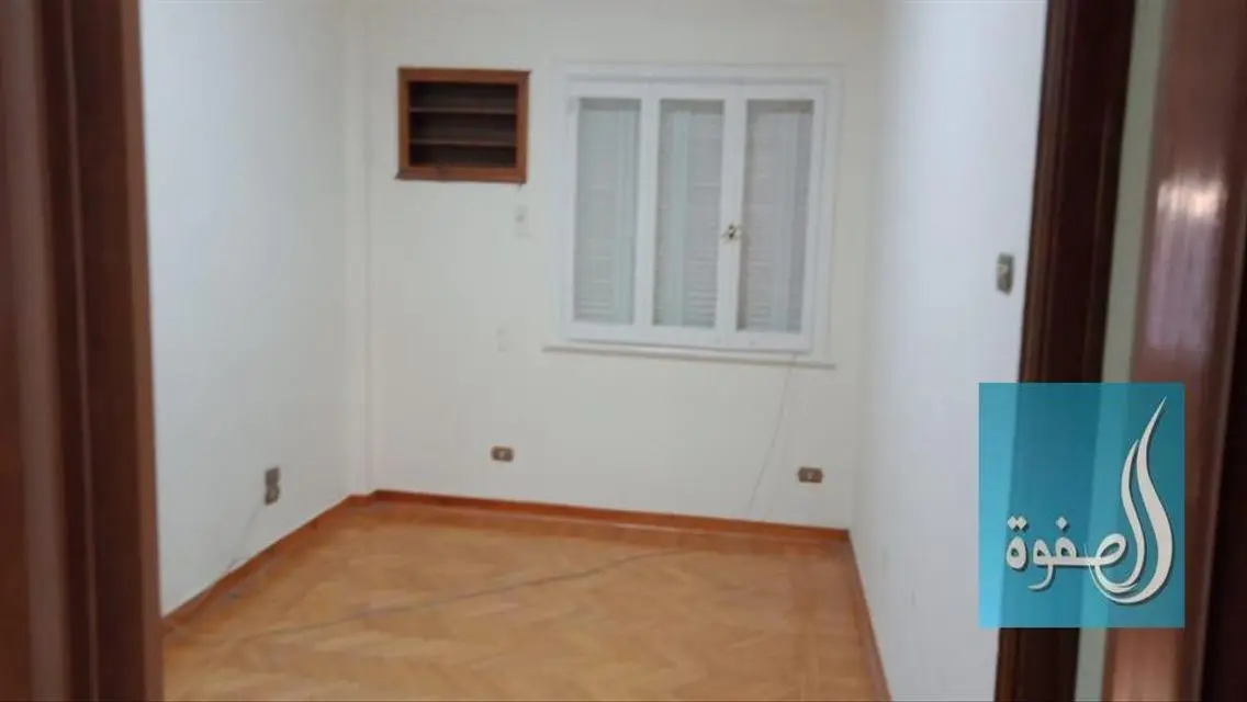 Apartment for Sale: 32 Square Meters in a Prime Location