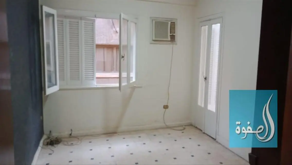 Apartment for Sale: 32 Square Meters in a Prime Location