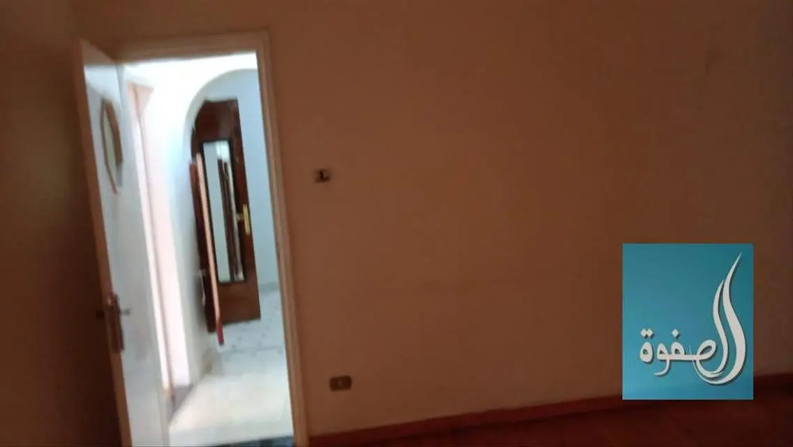 Apartment for Sale: 32 Square Meters in a Prime Location