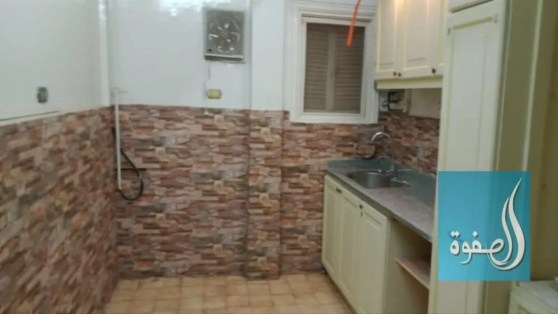 Apartment for Sale: 32 Square Meters in a Prime Location