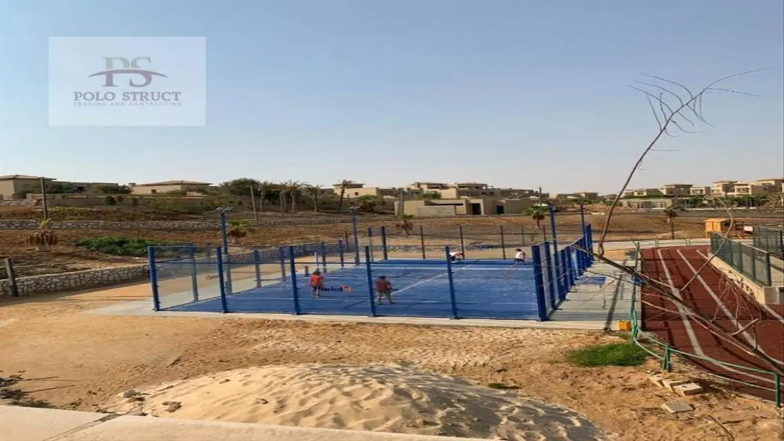 فيلا فاخرة مع حديقة خاصة ومسبح في موقع مثالي