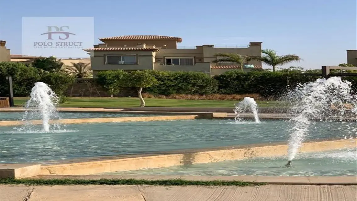 فيلا فاخرة مع حديقة خاصة ومسبح في موقع مثالي