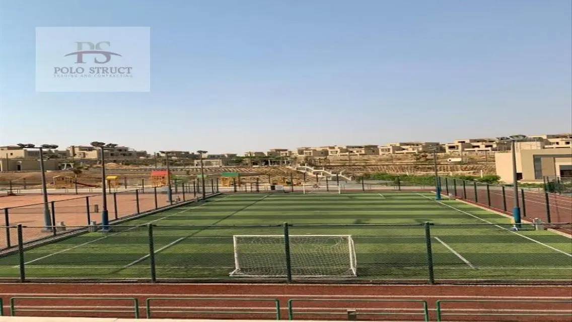 فيلا فاخرة مع حديقة خاصة ومسبح في موقع مثالي