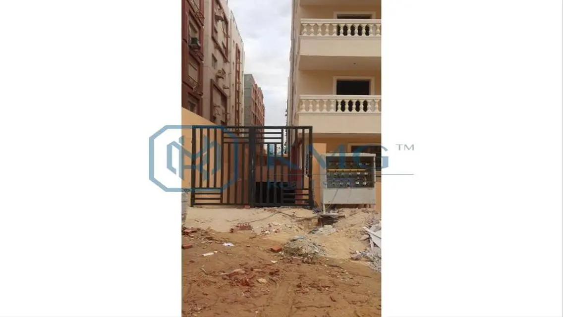 فيلا فاخرة للبيع بمساحة رائعة وحديقة خاصة