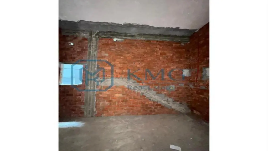 Luxury Apartment for Sale - 189 Sq M with Balcony and Security