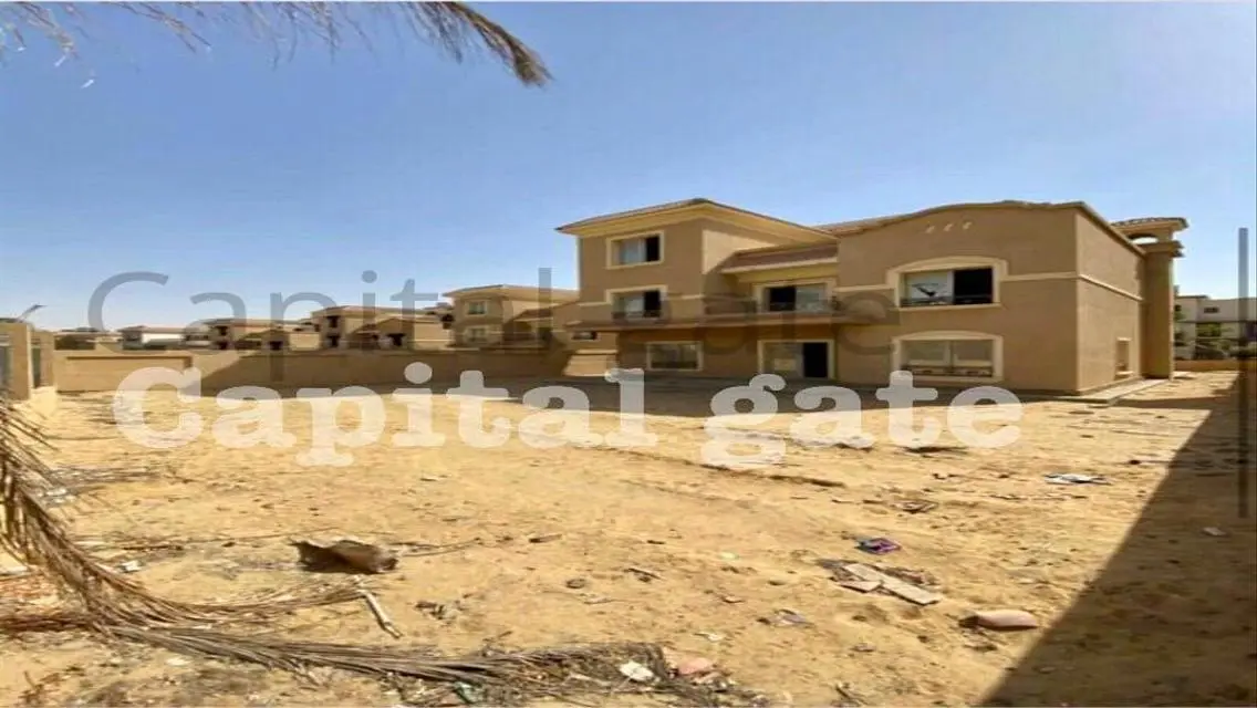 Luxurious Apartment with Private Garden in Prime Location