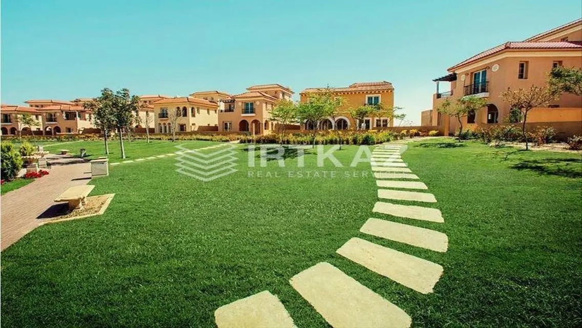 Luxury Apartment for Sale with Stunning Lake View
