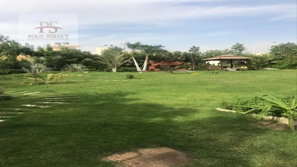 فيلا فاخرة بمسبح وحديقة خاصة للبيع
