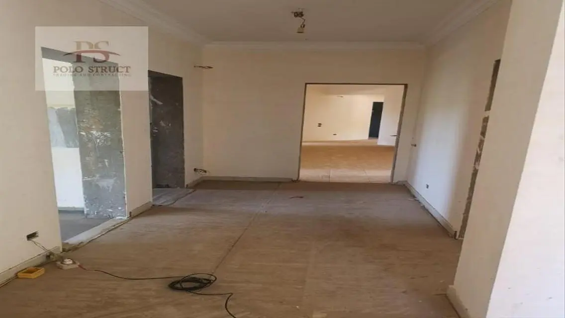 شقة فاخرة بمساحة واسعة في موقع مميز