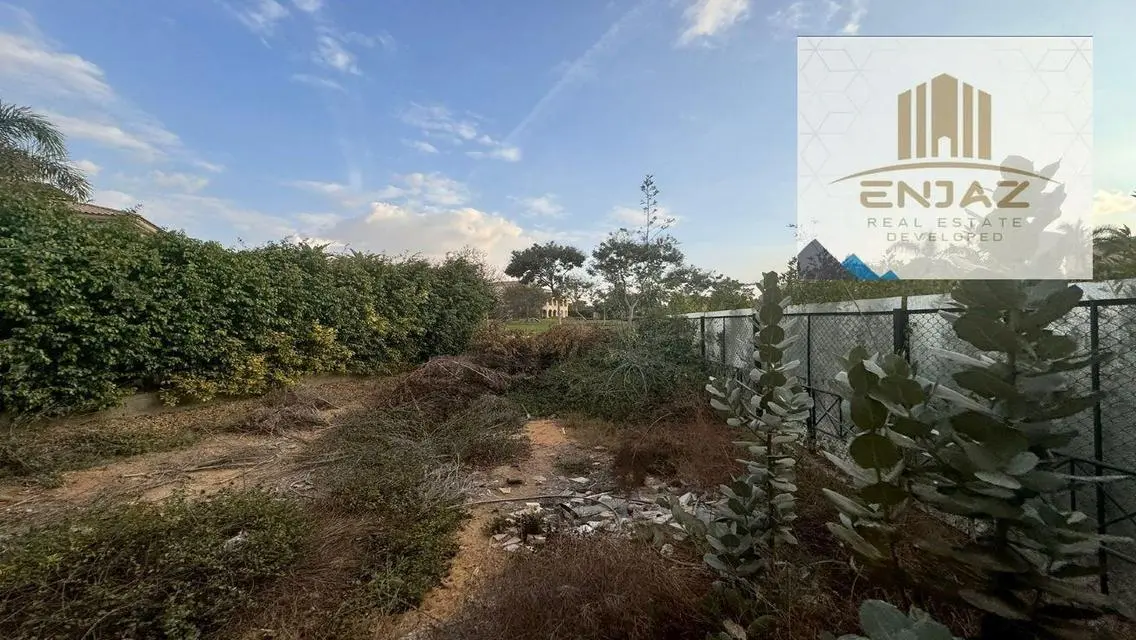 Luxury Villa with Private Garden and Shared Pool in Prime Location