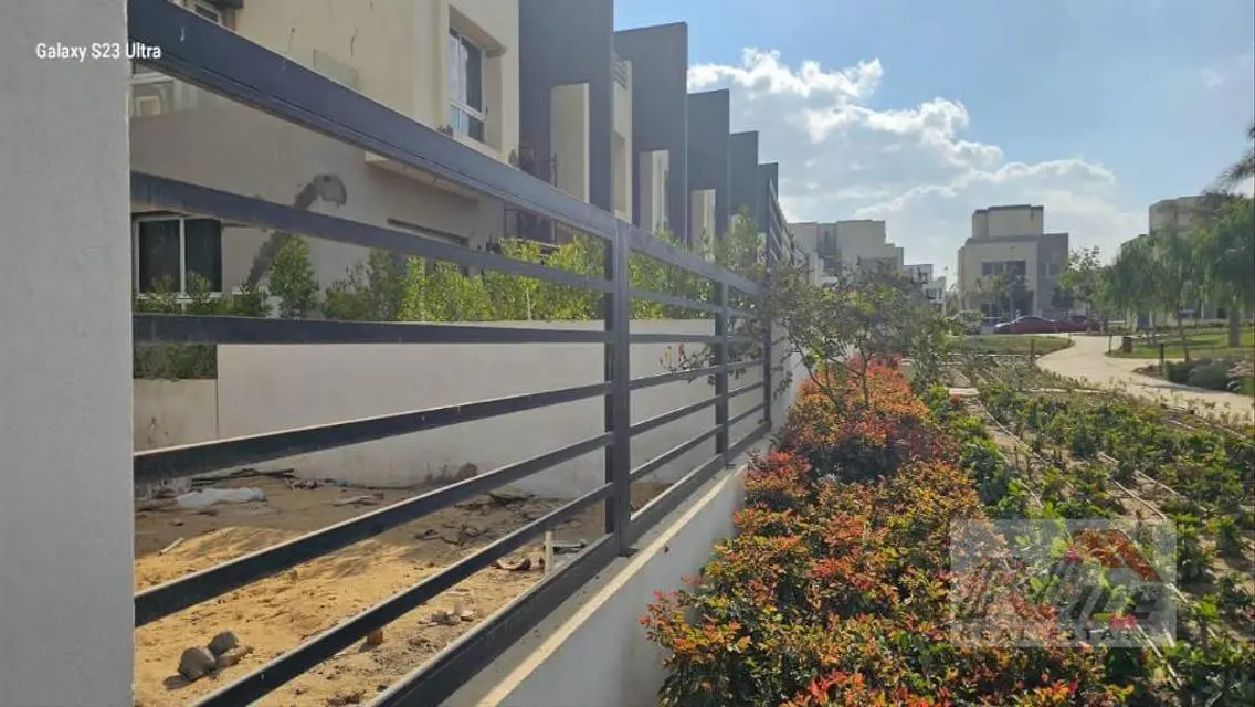 Luxurious Villa for Sale in Hyde Park - New Cairo