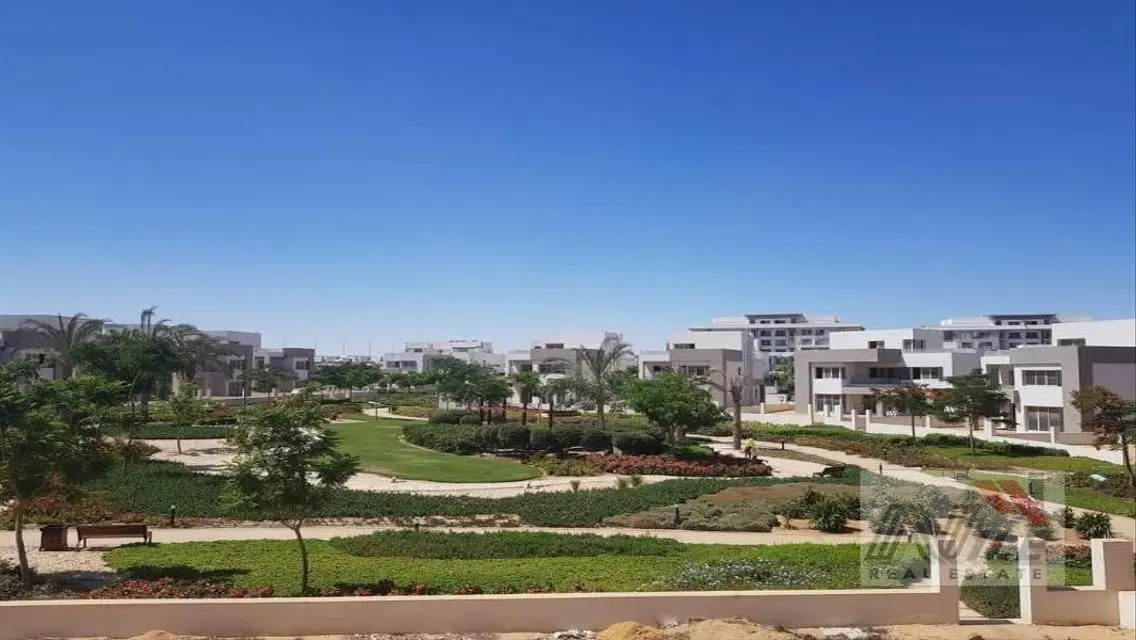 Luxurious Villa for Sale in Hyde Park - New Cairo